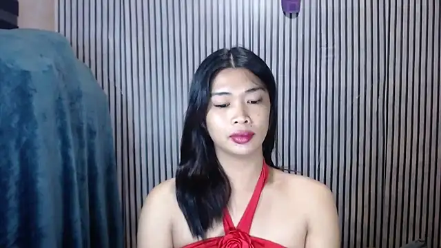 Maria-Moore online show from October 12, 2025, 5:23 pm