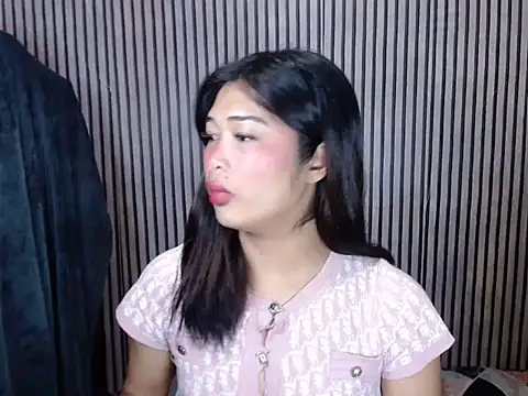 Maria-Moore online show from October 21, 2025, 6:41 pm