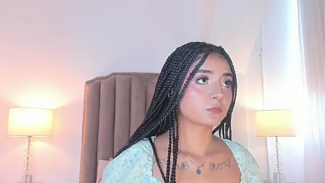 Emma Torres   online show from June 10, 2026, 12:37 pm