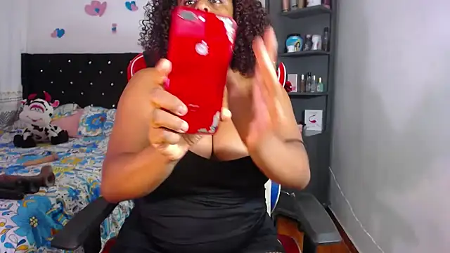 BellaKarla online show from May 15, 2026, 11:01 pm