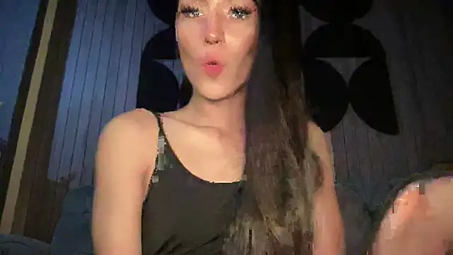 Bella Gordon online show from September 24, 2025, 4:38 am