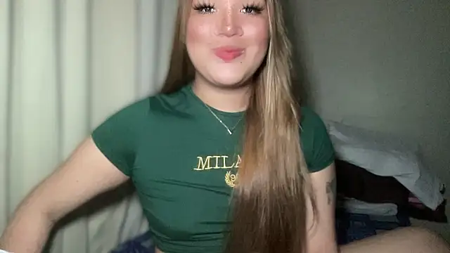 MissCataleyaxxx online show from February 18, 2025, 1:33 pm