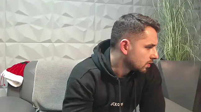 Antoniodiamond online show from December 3, 2024, 8:06 pm