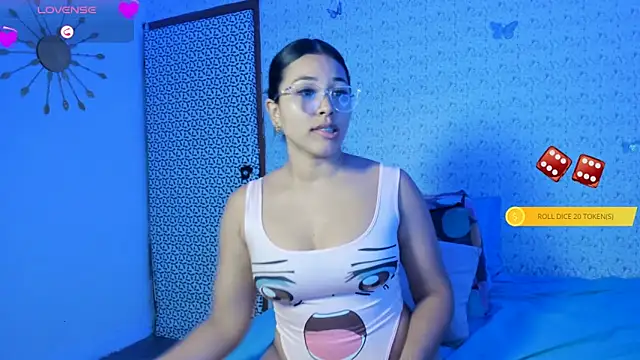 caylinhot7 online show from October 18, 2025, 5:32 am