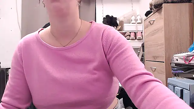 Snapshot of Amai_Live chatting on November 7, 2025, 8:03 am Amai Live online show from November 7, 2025, 8:03 am