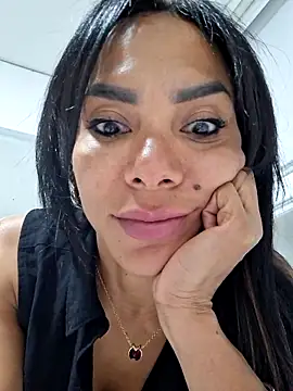 Doll Loren online show from October 10, 2025, 3:49 am