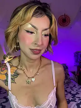 Cinamoonn online show from October 22, 2025, 8:30 pm