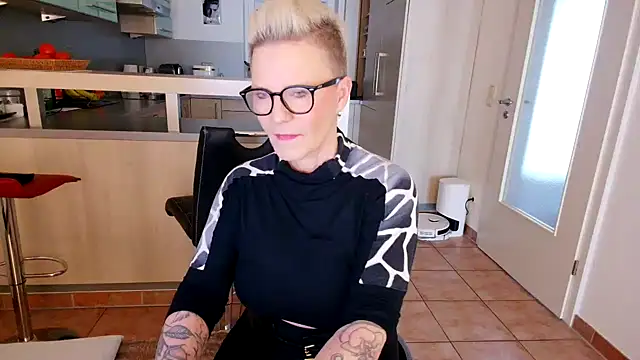 German Milf online show from January 16, 2025, 1:36 pm