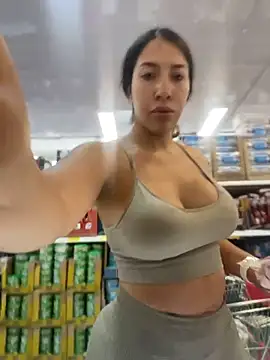 daniela henao online show from February 25, 2026, 7:12 pm