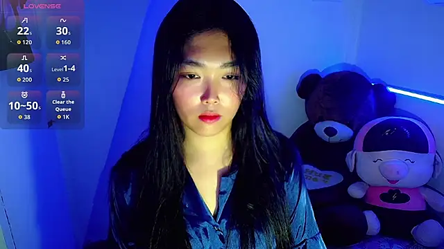 TR4NSCUTI3 online show from September 11, 2025, 11:54 am