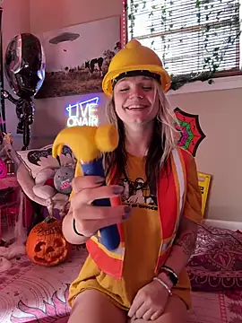 Cutiepiespanks online show from October 27, 2025, 8:35 pm