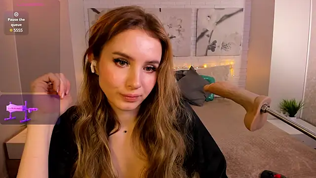 Snapshot of Betty_June chatting on February 15, 2025, 9:59 pm Betty June online show from February 15, 2025, 9:59 pm