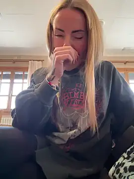 EmaSalis online show from January 1, 2025, 3:03 pm