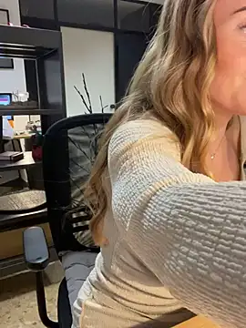 EmaSalis online show from January 7, 2025, 3:33 pm