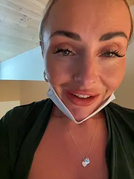 EmaSalis online show from September 10, 2025, 11:21 am