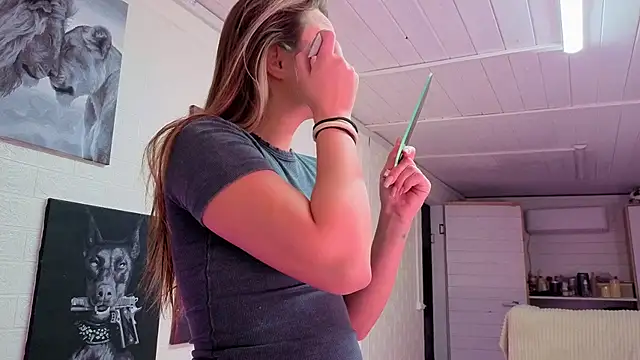 Misss Vikk online show from December 5, 2025, 6:22 am