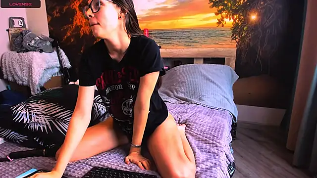 MollyLollipop online show from February 5, 2025, 6:35 am