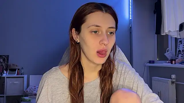 Uniarten online show from October 28, 2025, 6:10 pm