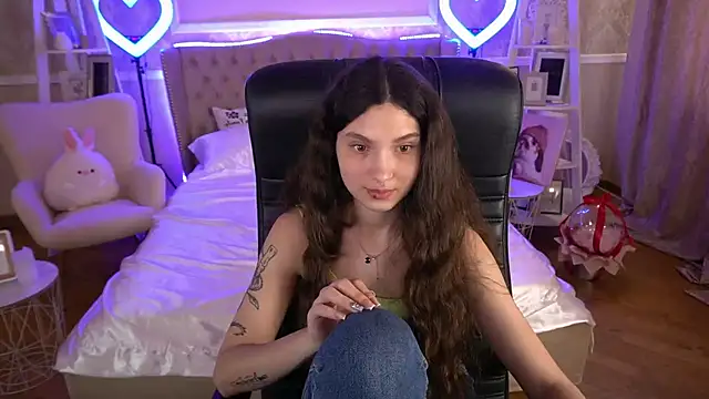 BabyFlowerr online show from March 15, 2025, 5:08 am