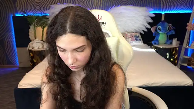 BabyFlowerr online show from October 19, 2025, 6:52 pm