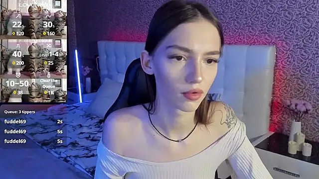 SophieCatty online show from February 6, 2025, 10:04 am