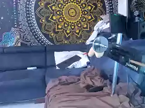 slankecrosdresser online show from February 18, 2025, 8:49 am