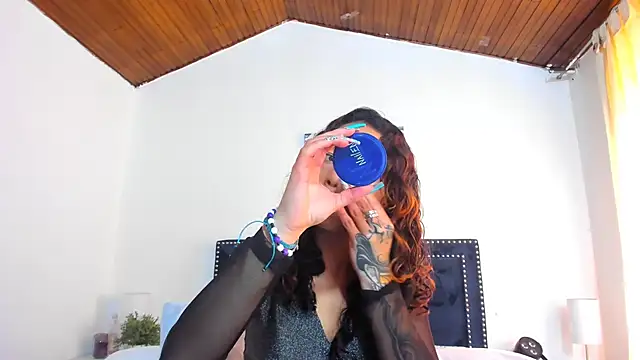 ZulyMichels online show from February 22, 2025, 4:51 pm