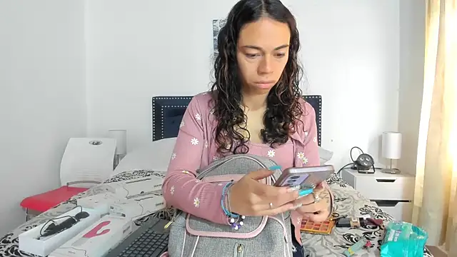 ZulyMichels online show from March 17, 2025, 12:46 pm