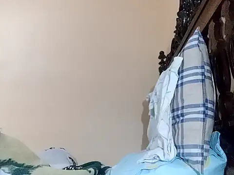 Snapshot of White_rabbit_ chatting on December 22, 2024, 11:41 pm White rabbit  online show from December 22, 2024, 11:41 pm