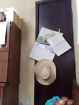 Snapshot of White_rabbit_ chatting on January 6, 2025, 10:13 am White rabbit  online show from January 6, 2025, 10:13 am