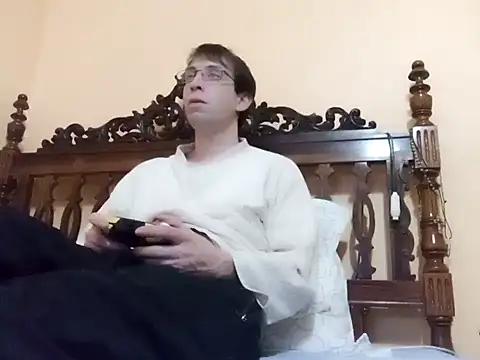 Snapshot of White_rabbit_ chatting on January 7, 2025, 9:25 pm White rabbit  online show from January 7, 2025, 9:25 pm