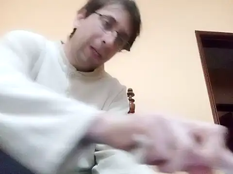 Snapshot of White_rabbit_ chatting on January 10, 2025, 2:23 pm White rabbit  online show from January 10, 2025, 2:23 pm