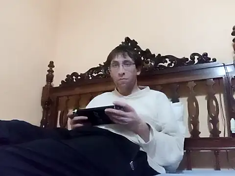 Snapshot of White_rabbit_ chatting on January 10, 2025, 5:24 pm White rabbit  online show from January 10, 2025, 5:24 pm