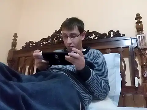 Snapshot of White_rabbit_ chatting on January 21, 2025, 9:15 pm White rabbit  online show from January 21, 2025, 9:15 pm