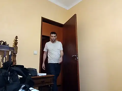 Snapshot of White_rabbit_ chatting on October 31, 2025, 3:13 pm White rabbit  online show from October 31, 2025, 3:13 pm