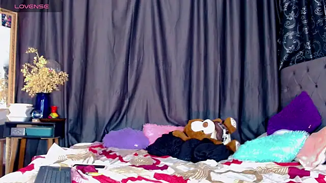 nickyminach  online show from March 16, 2025, 6:53 am