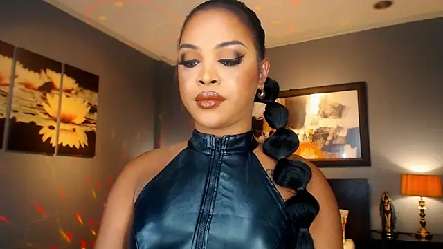 MarryQueen22 online show from May 23, 2026, 1:00 am