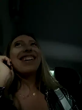 Eva Ryen online show from September 15, 2025, 4:07 pm