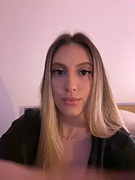 Eva Ryen online show from October 13, 2025, 4:07 pm