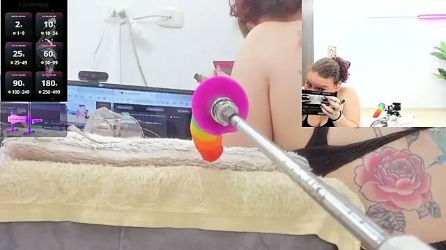 Paulina Davis  online show from January 17, 2026, 11:08 pm