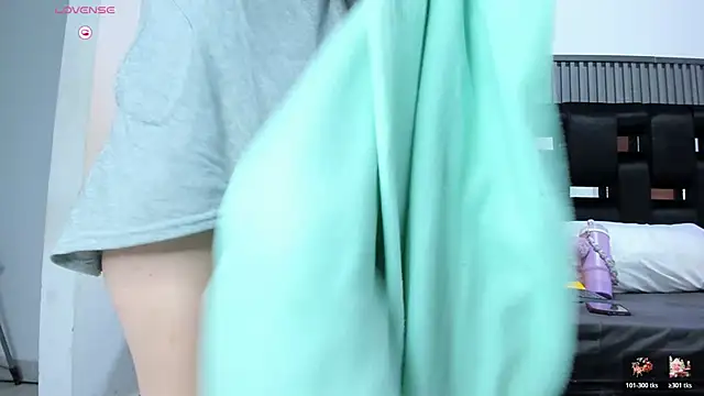 Snapshot of levana1 chatting on December 5, 2025, 7:28 am levana1 online show from December 5, 2025, 7:28 am