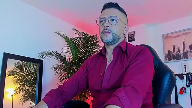 MrFrank tattoo online show from December 16, 2024, 11:33 am