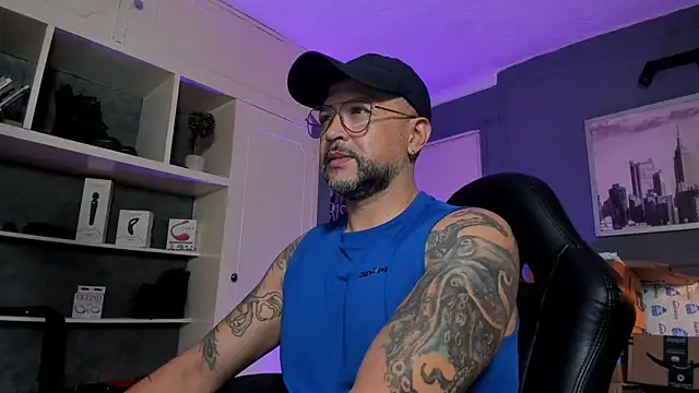 MrFrank tattoo online show from October 18, 2025, 1:19 am