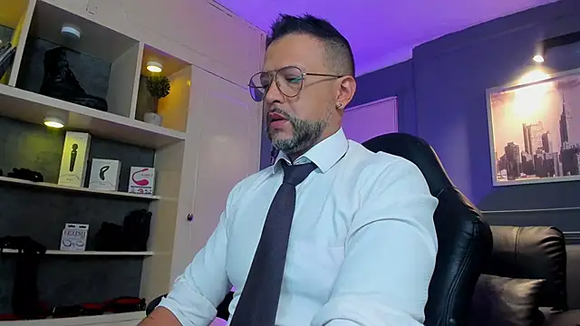 MrFrank tattoo online show from November 25, 2025, 11:54 am