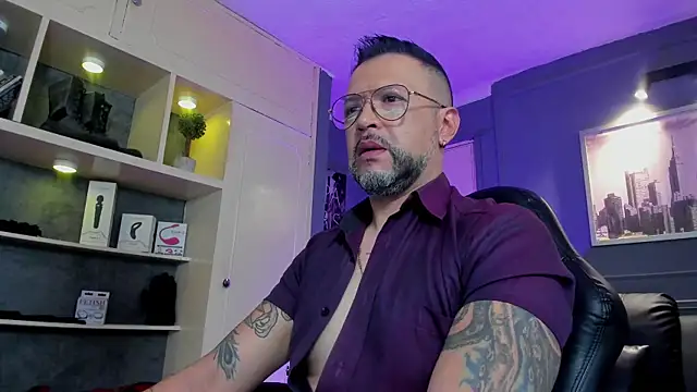 MrFrank tattoo online show from January 11, 2026, 1:27 pm