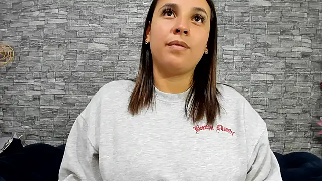 LizzRouse online show from February 3, 2025, 8:46 pm