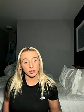 Strongqueen online show from October 31, 2025, 7:15 pm