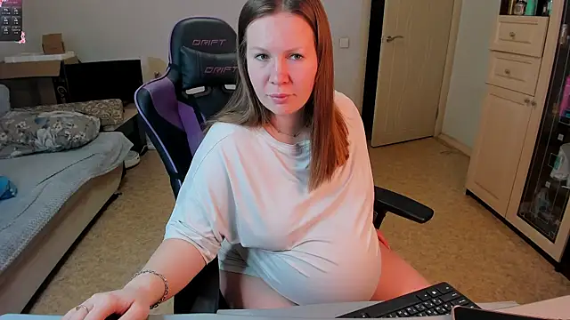 stella vestal online show from March 29, 2026, 3:45 pm