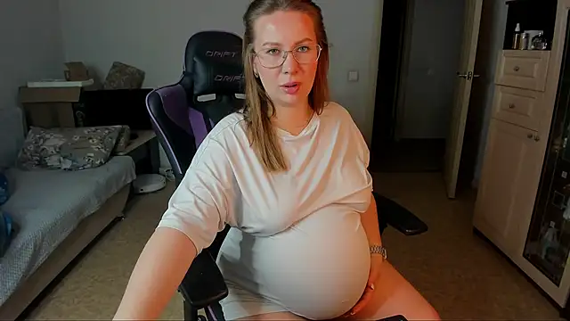 Snapshot of stella_vestal chatting on May 24, 2026, 11:15 am stella vestal online show from May 24, 2026, 11:15 am