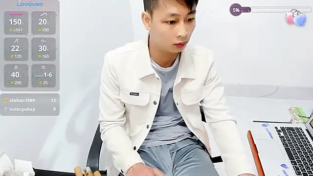 Snapshot of Naughty--asian chatting on February 24, 2025, 5:00 am Naughty--asian online show from February 24, 2025, 5:00 am